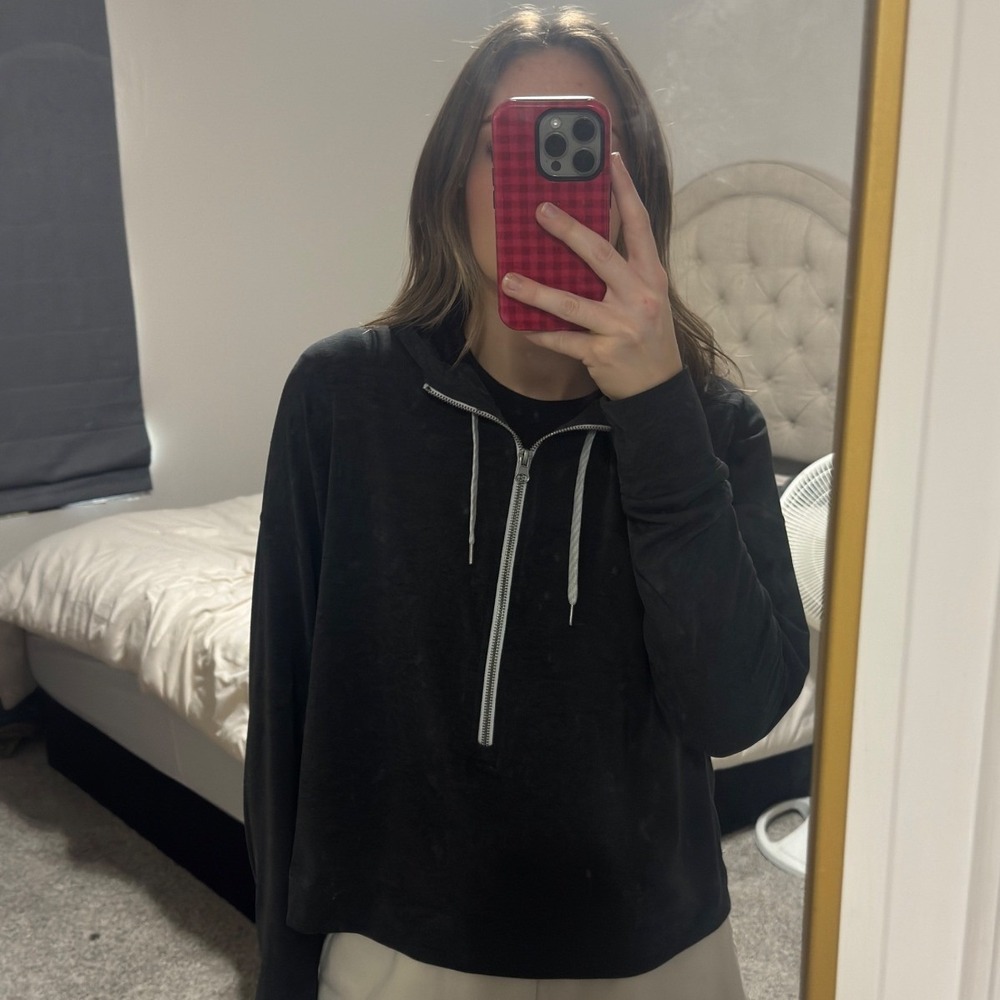 Vuori Halo Essential Half-Zip Hoodie Charcoal Grey DreamKnit Cropped Top L